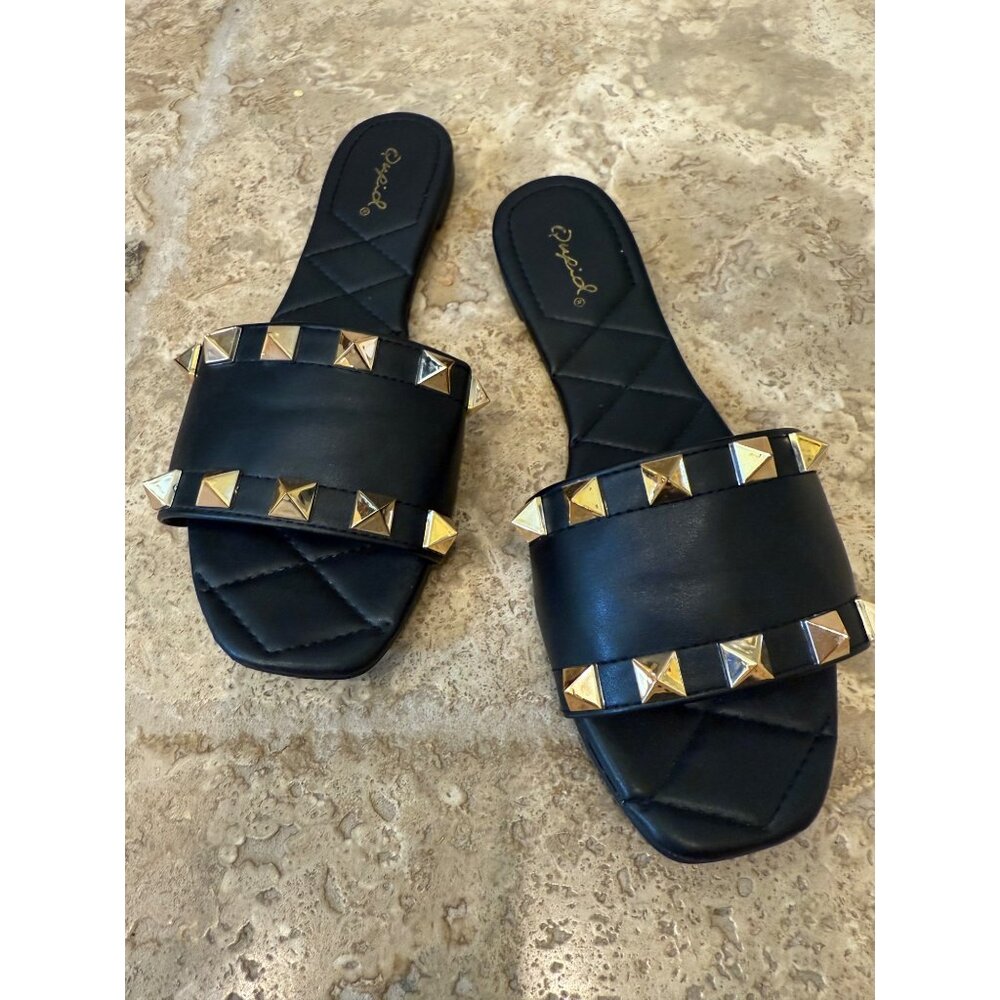 Black Quilted Slip-On Studded Sandals With Gold Pyramid Studs By Qupid Sz 8
